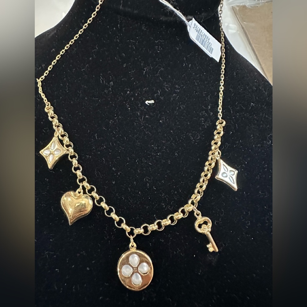 14 KT gold and mother of pearl necklace brand new